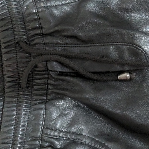 ZARA WOMEN'S PREMIUM COLLECTION-BLACK RIB LEATHER PANTS (MEDIUM) - Picture 6 of 9